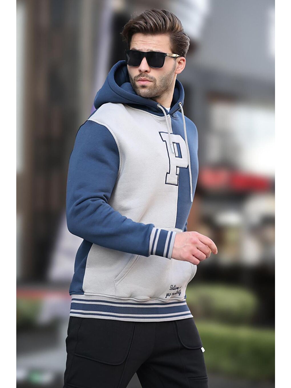 Lacivert Renk Bloklu Kapüşonlu Baskılı Erkek Sweatshirt 7078-2