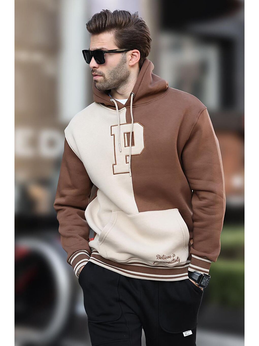 Kahverengi Renk Bloklu Kapüşonlu Baskılı Erkek Sweatshirt 7078