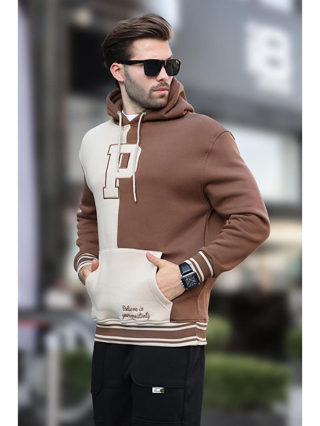 Kahverengi Renk Bloklu Kapüşonlu Baskılı Erkek Sweatshirt 7078-1