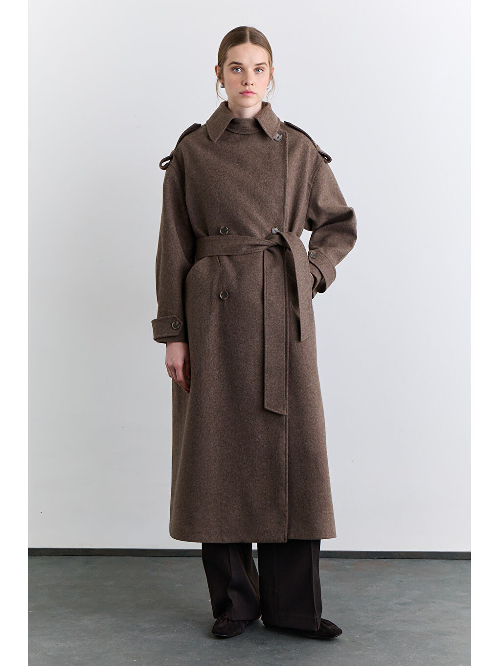 Bej Kruvaze Geniş Yaka Palto Vizon-6