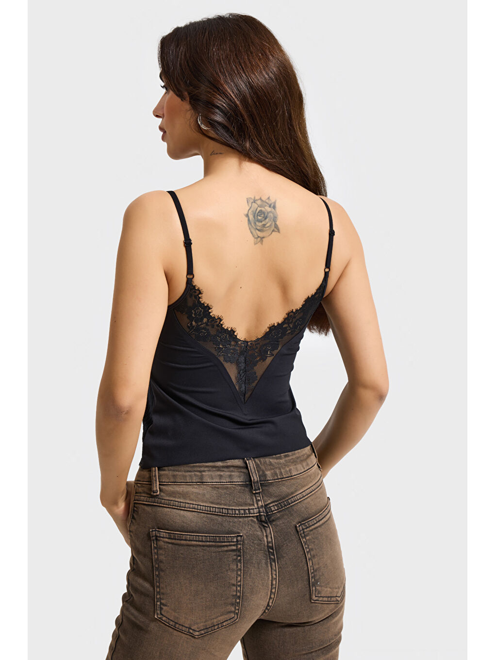 Kadın Siyah Renk İnce Askılı Pedli Dantel Detaylı Tasarım Büstiyer Bluz-1