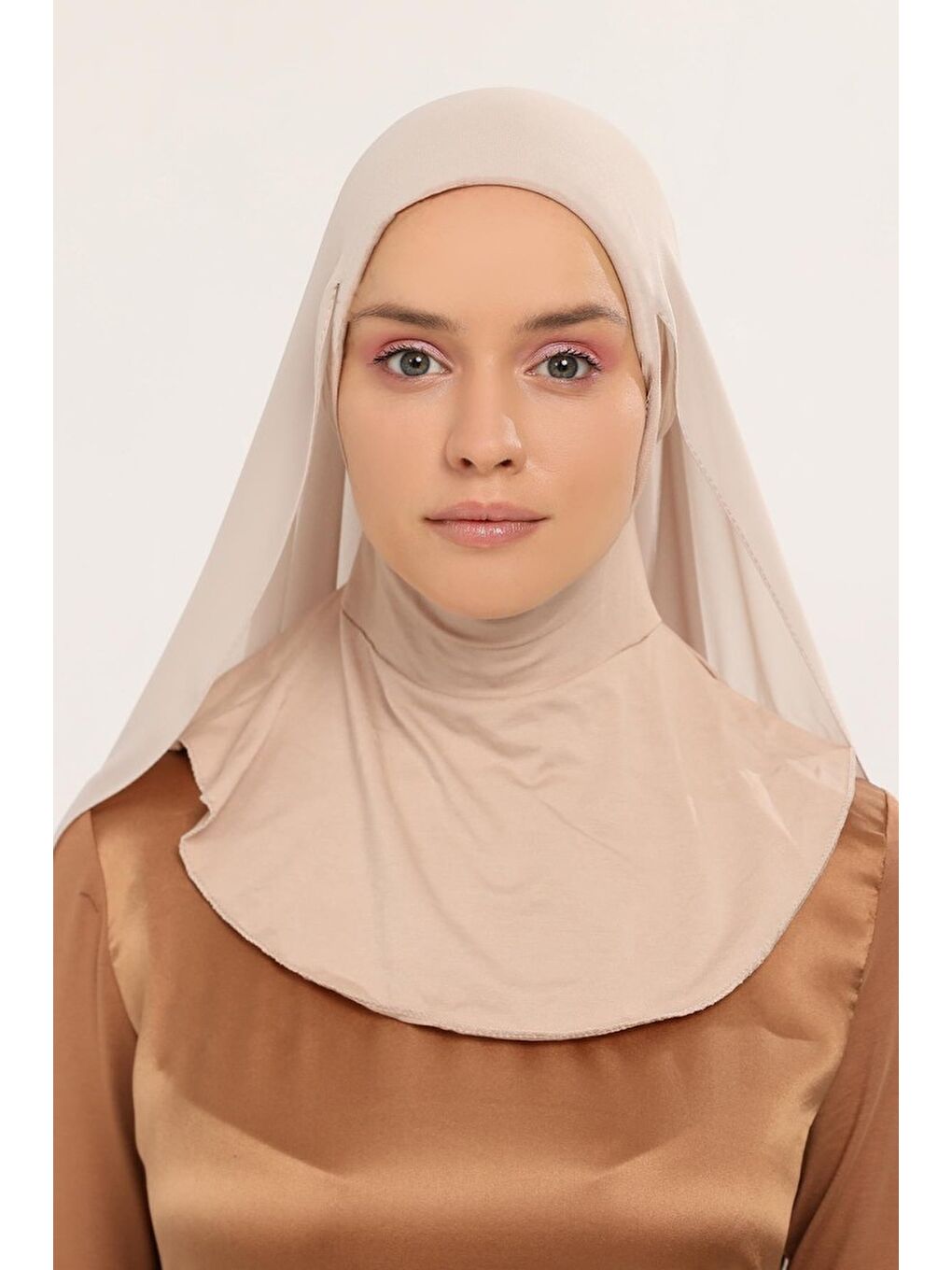 Bej Hazır Pratik Lüks Boyunluklu Boneli Şifon Şal