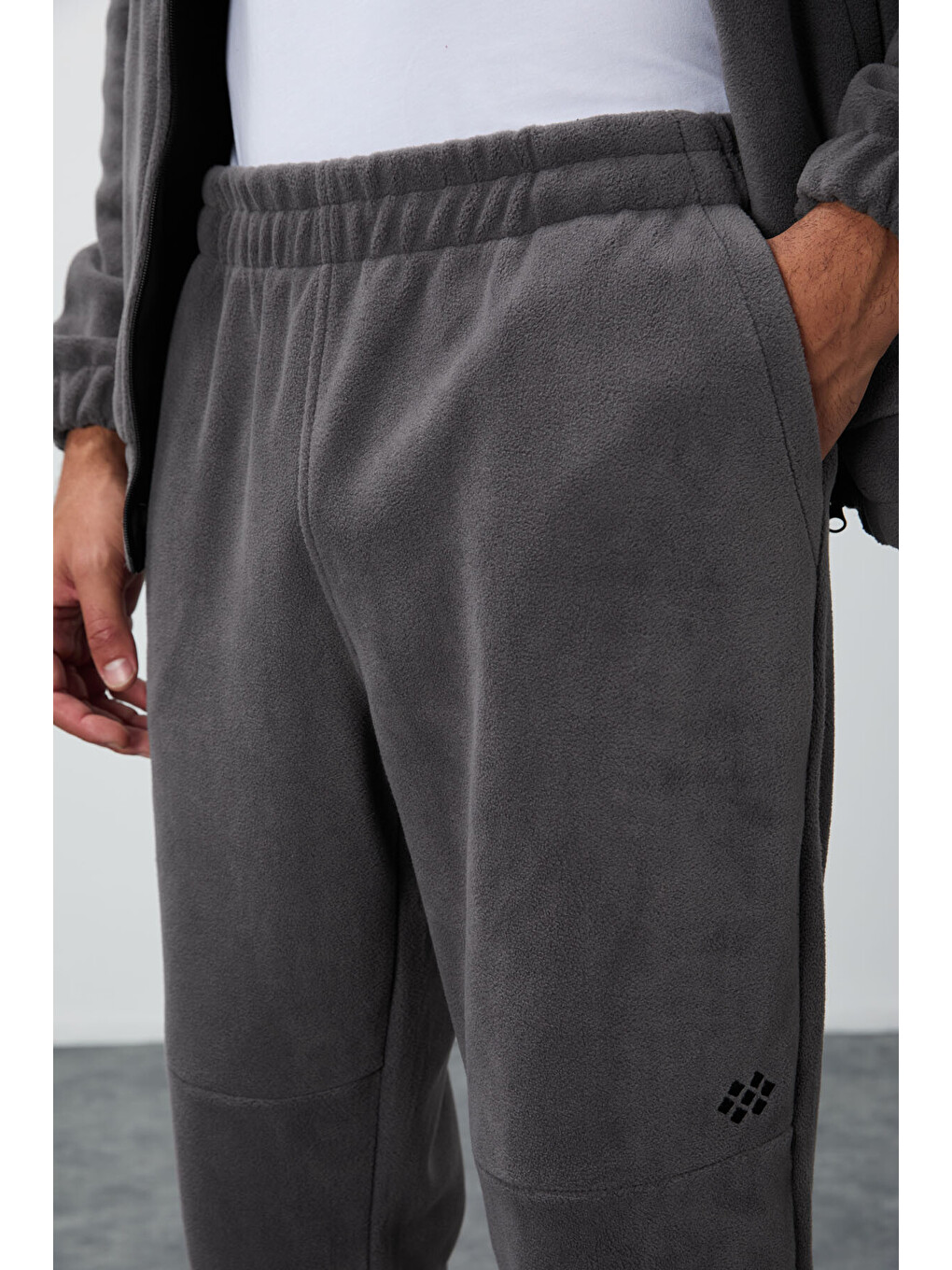 Koyu Gri Kalın Yumuşak Dokulu Comfort Fit Nakışlı Erkek Eşofman Takım - 85269-2