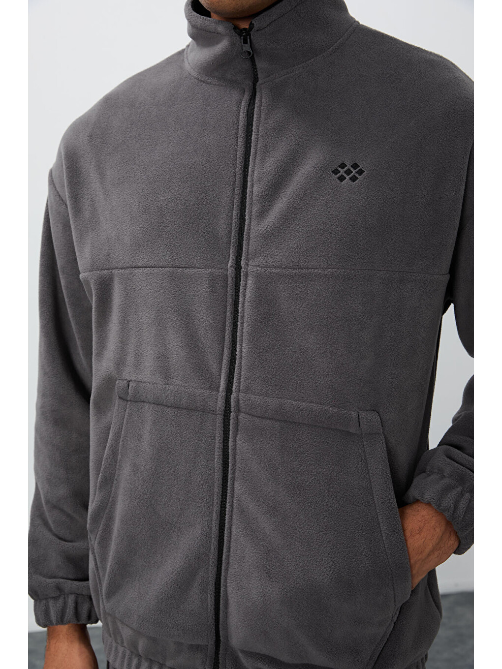 Koyu Gri Kalın Yumuşak Dokulu Comfort Fit Nakışlı Erkek Eşofman Takım - 85269-4