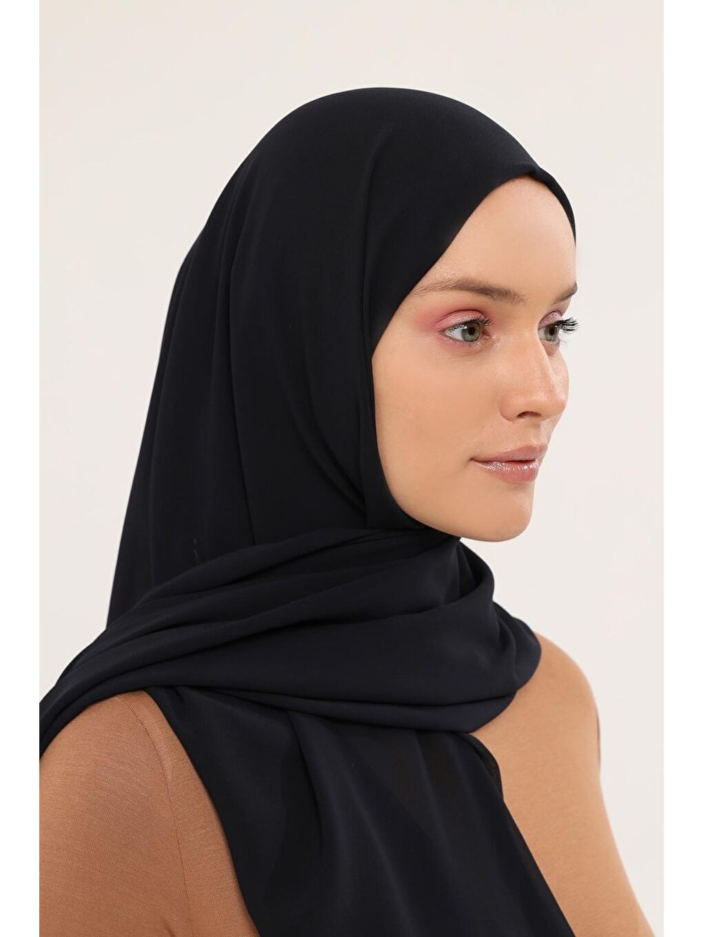 Lacivert Hazır Pratik Lüks Boyunluklu Boneli Şifon Şal-4