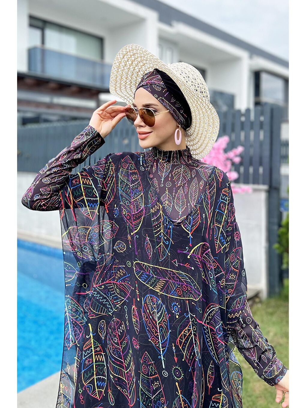 Siyah Tesettür Mayo Üzerine Desenli Tek Kaftan Pareo Renkli Yaprak Tema 430-303 Zeynep