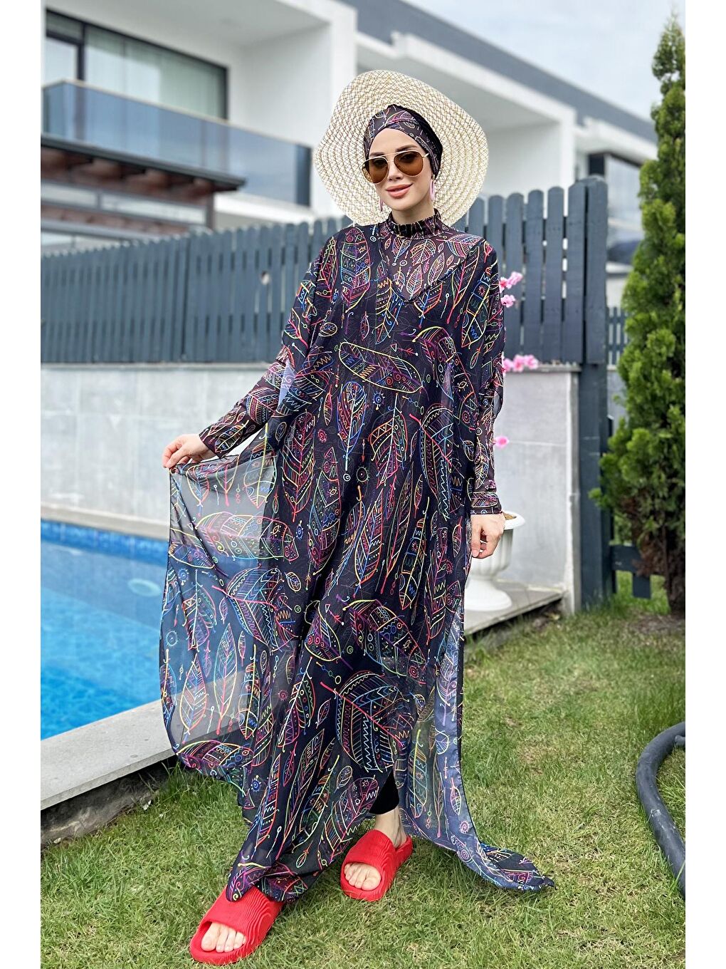 Siyah Tesettür Mayo Üzerine Desenli Tek Kaftan Pareo Renkli Yaprak Tema 430-303 Zeynep-1
