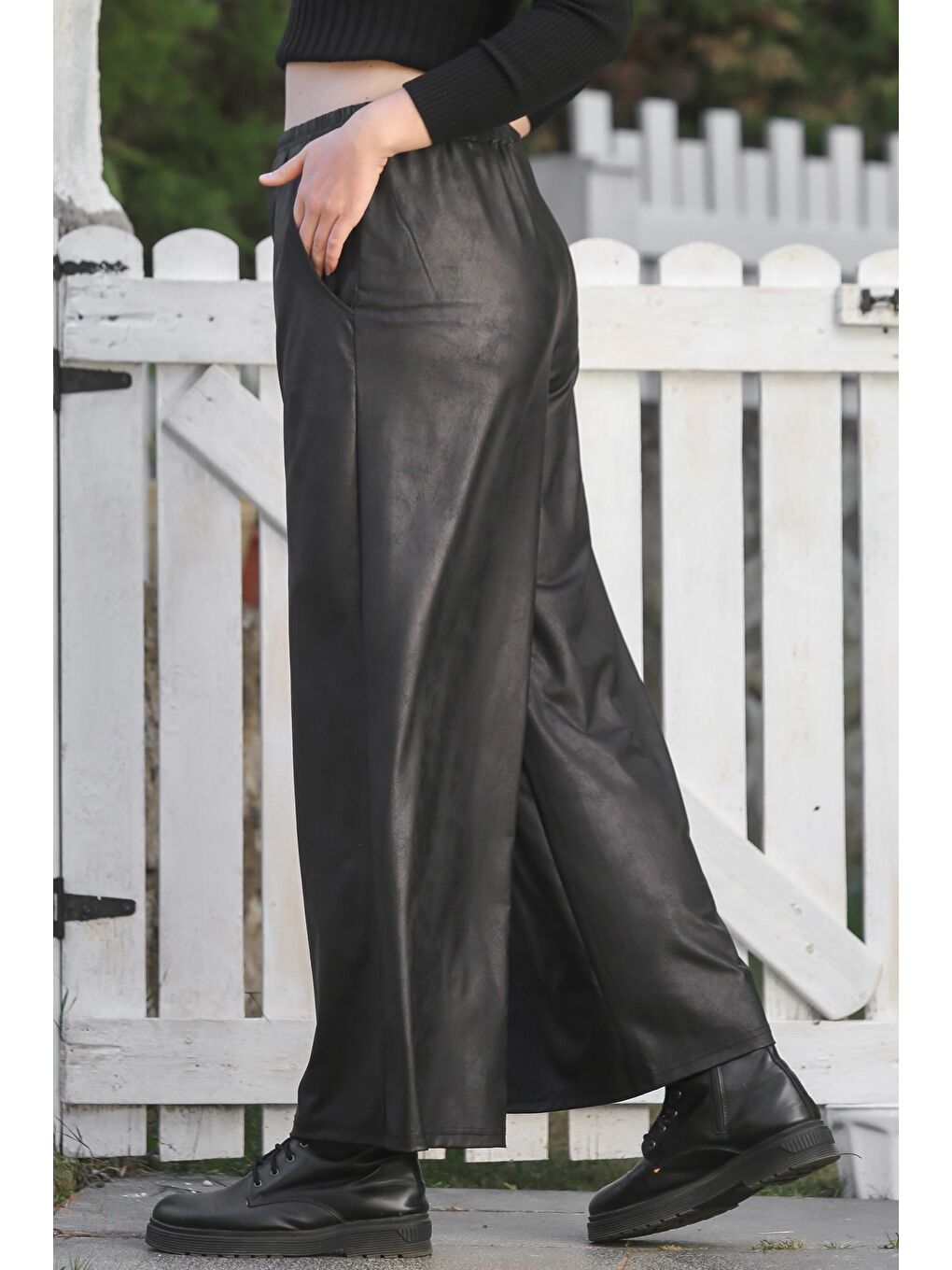 Siyah Cepli Lastikli Bel Geniş Paça Casual Suni Deri Örme Pantolon 98 65-6