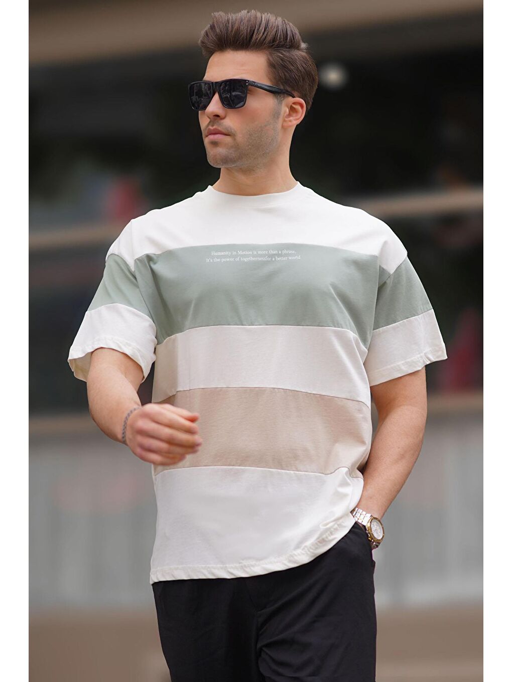 Bej Oversize Renk Bloklu Bisiklet Yaka Baskılı Tişört 7025-1