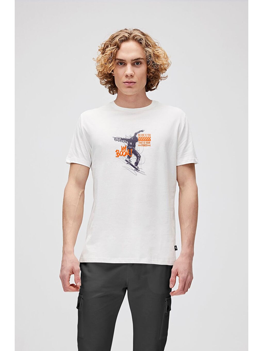 Boom Beyaz Erkek Baskılı Tişört