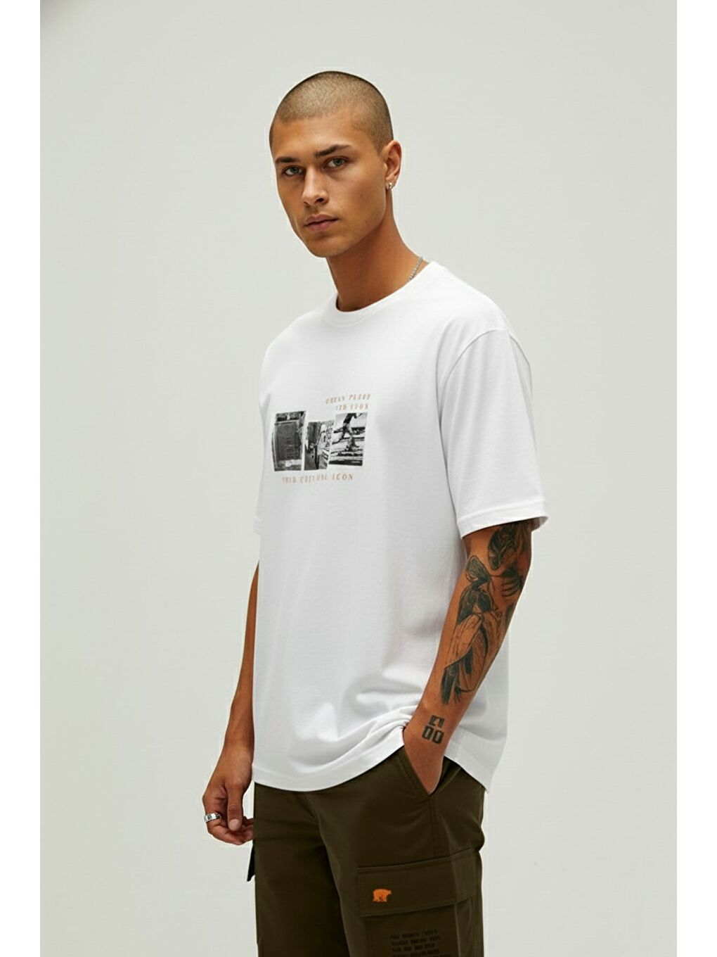 Culture Icon Beyaz Erkek Baskılı Tişört-1