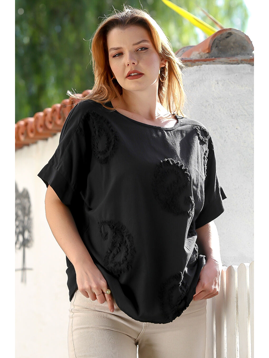 İtalyan Siyah Havuz Yaka Kısa Kol Süzene Nakışlı Casual Pamuklu Örme Bluz 70 65-4
