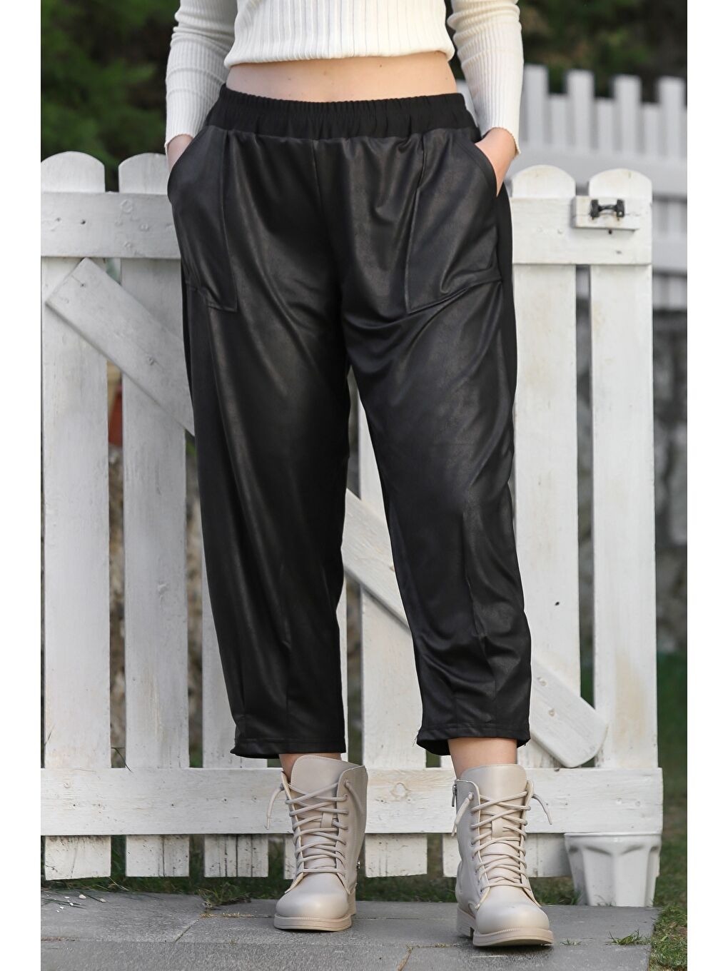 Siyah Cepli Lastikli Bel Düz Paça Casual Suni Deri Örme Pantolon 95 65