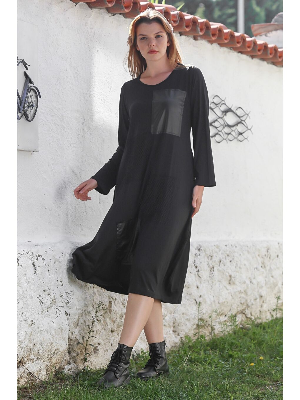 Siyah Havuz Yaka Uzun Kol File Detaylı Deri Garnili Casual Dokuma Elbise 115 60-2