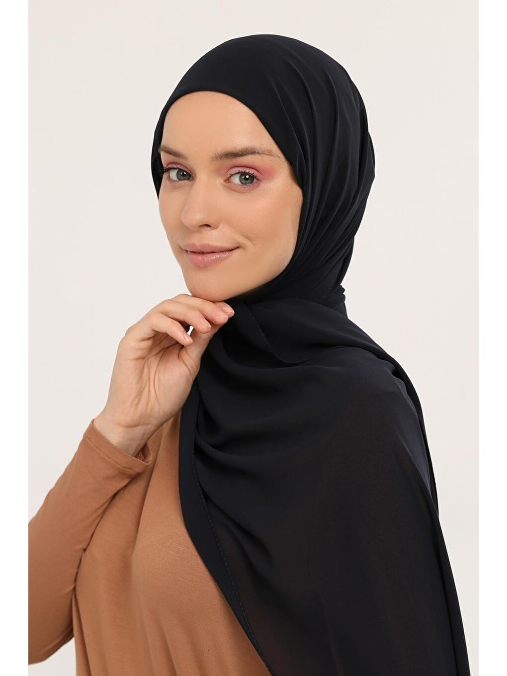 Lacivert Hazır Pratik Lüks Geçmeli Lastikli Boneli Şifon Şal-2