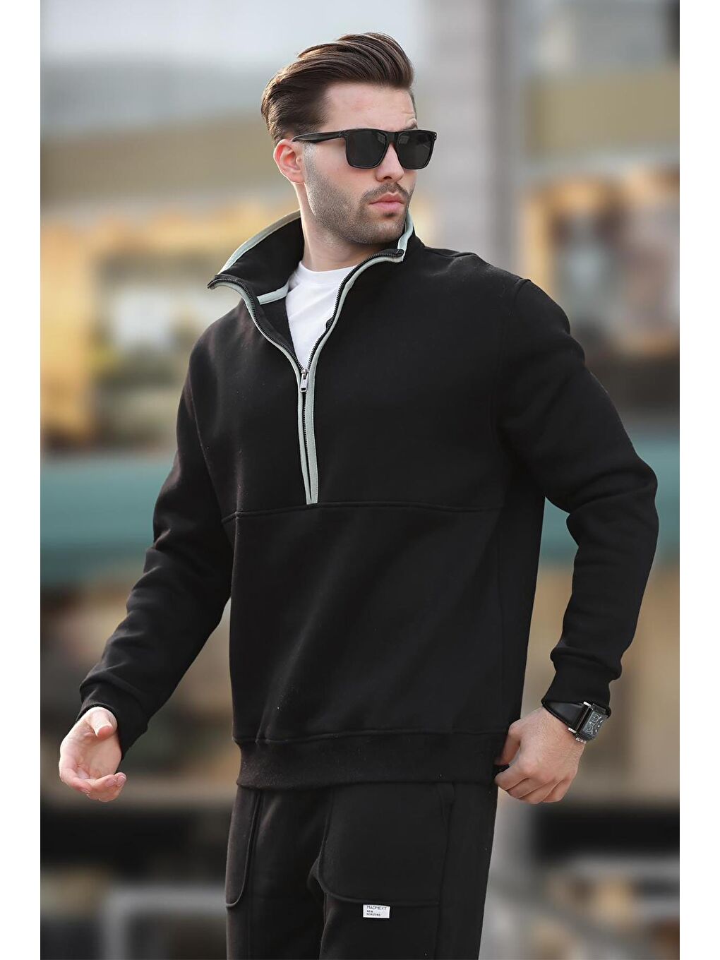Siyah Dik Yaka Yarım Fermuarlı Sweatshirt 7079-1