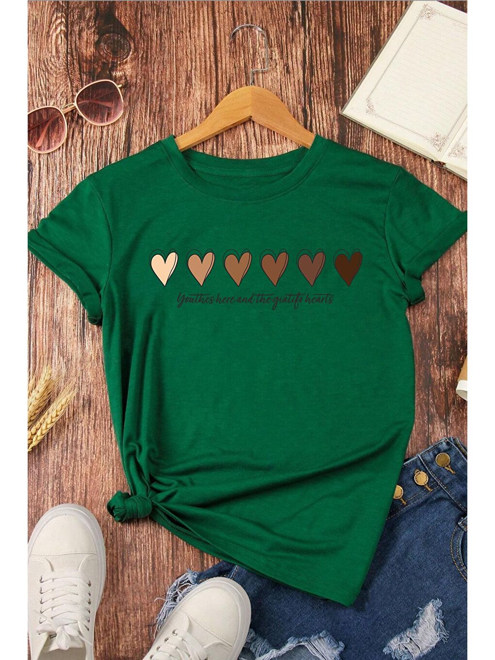 uyguntarz Yeşil Unisex Hearts Baskılı Tasarım Tshirt