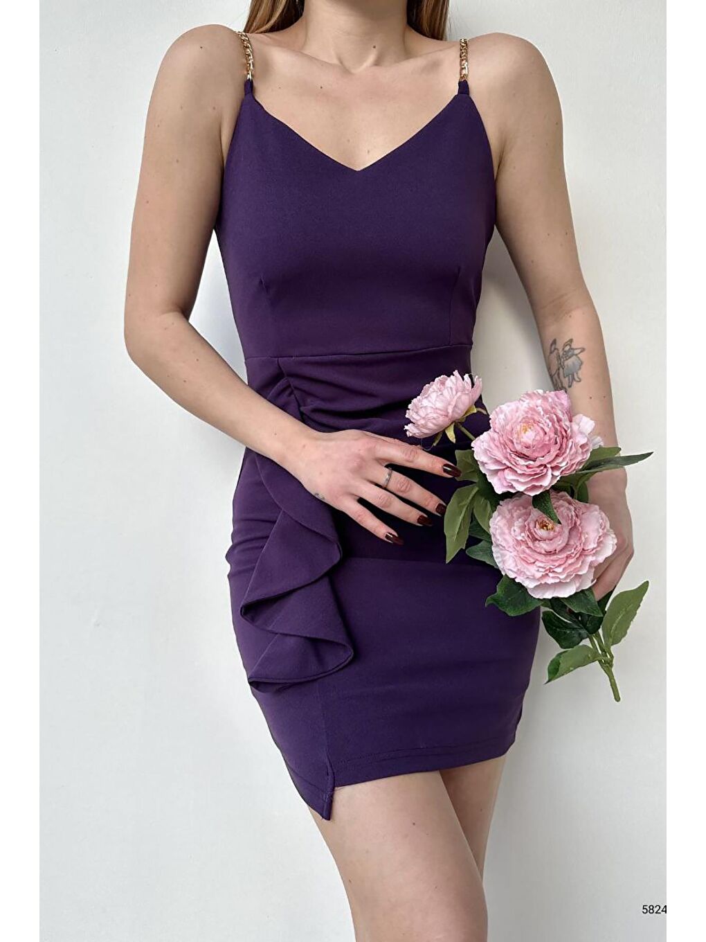 Mor Zincir Askı V Yaka İthal Krep Kumaş Volanlı Elbise-1