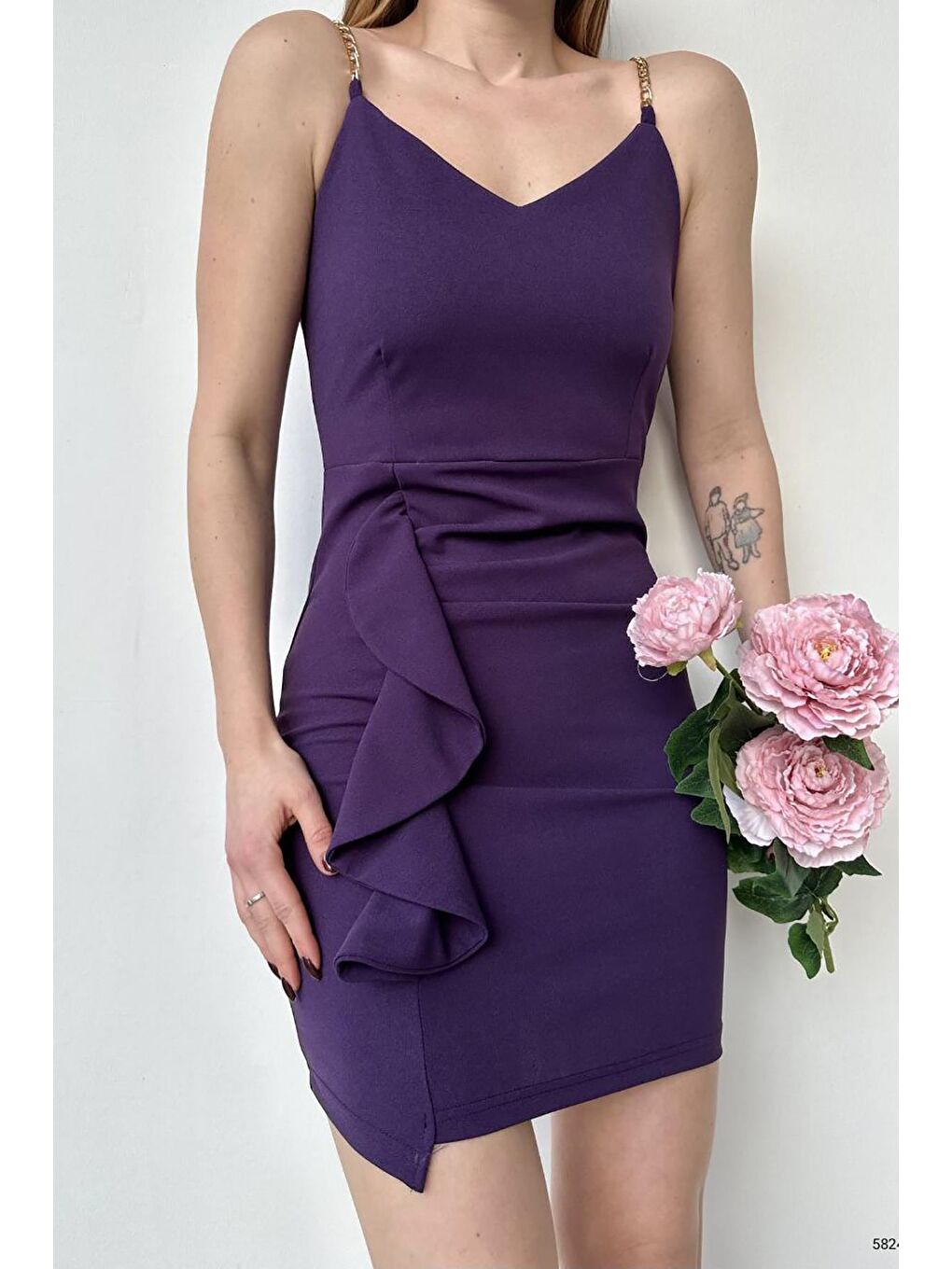 Mor Zincir Askı V Yaka İthal Krep Kumaş Volanlı Elbise-2