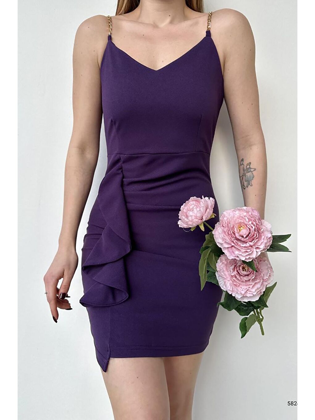 Mor Zincir Askı V Yaka İthal Krep Kumaş Volanlı Elbise-5