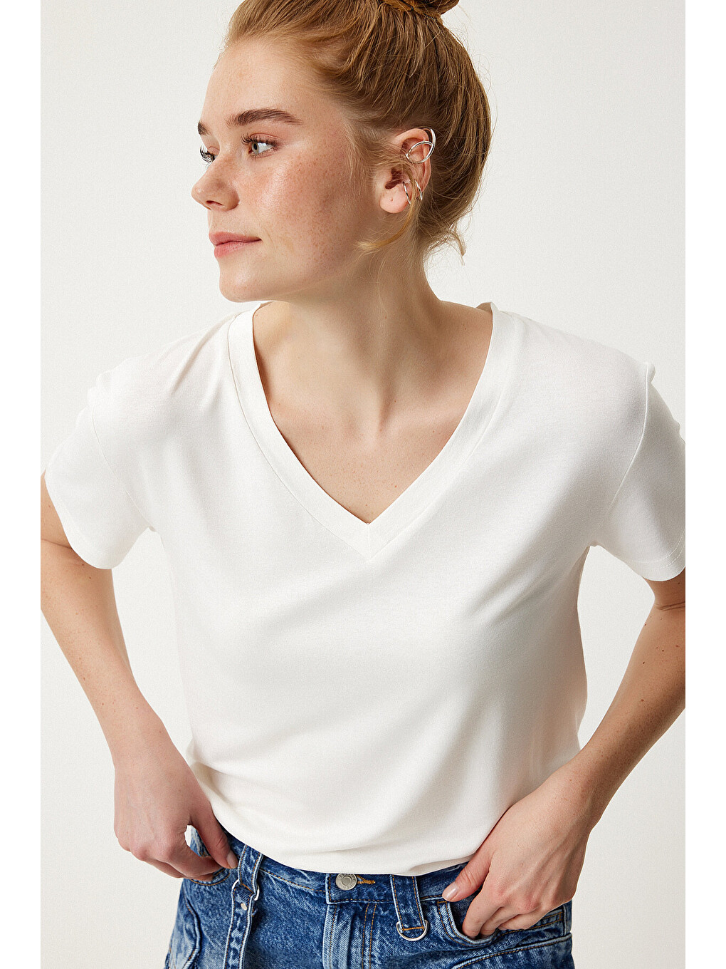 Ekru V Yaka Basic Viskon T-shirt EKRU LEN0001-2