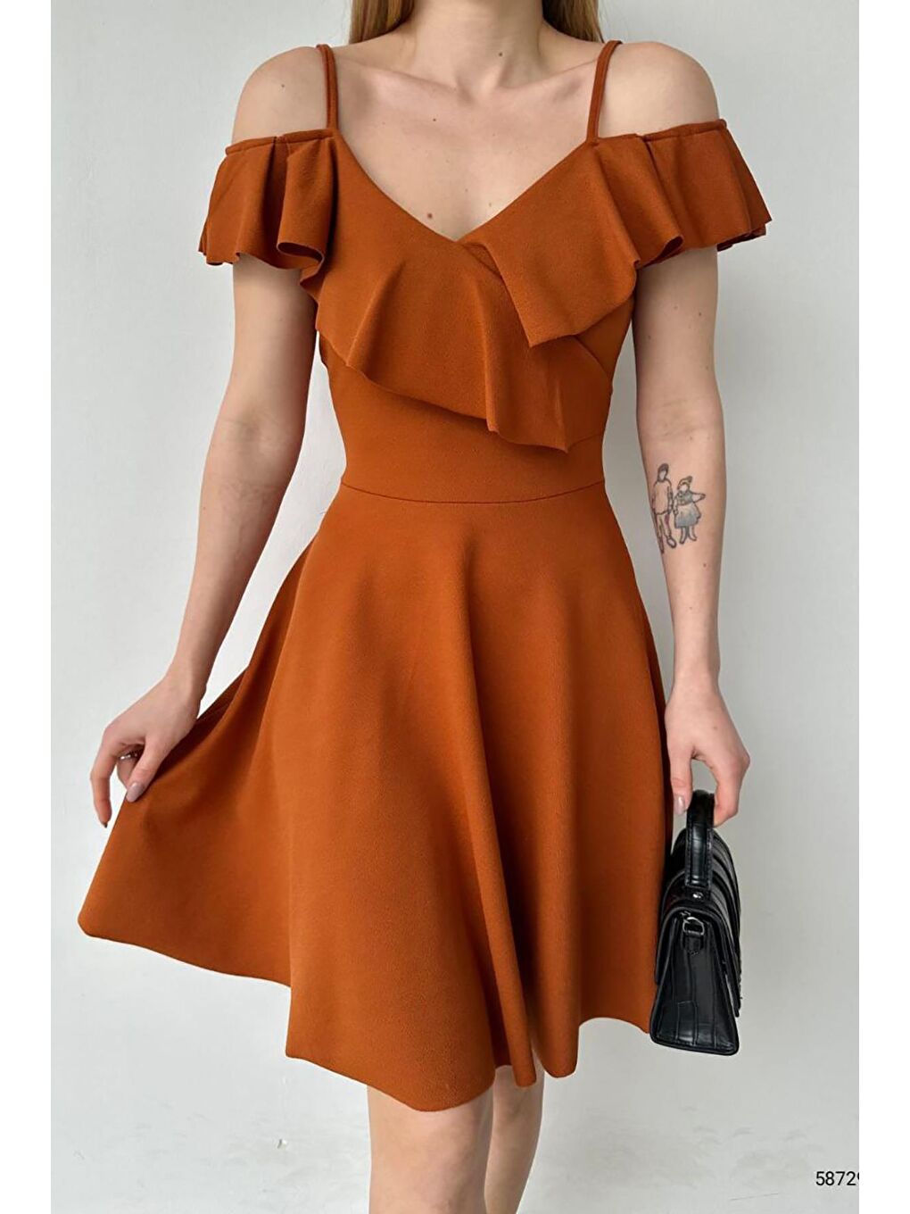 Kahverengi Kiremit Rengi Askılı Omuz Fırfırlı Elbise-2