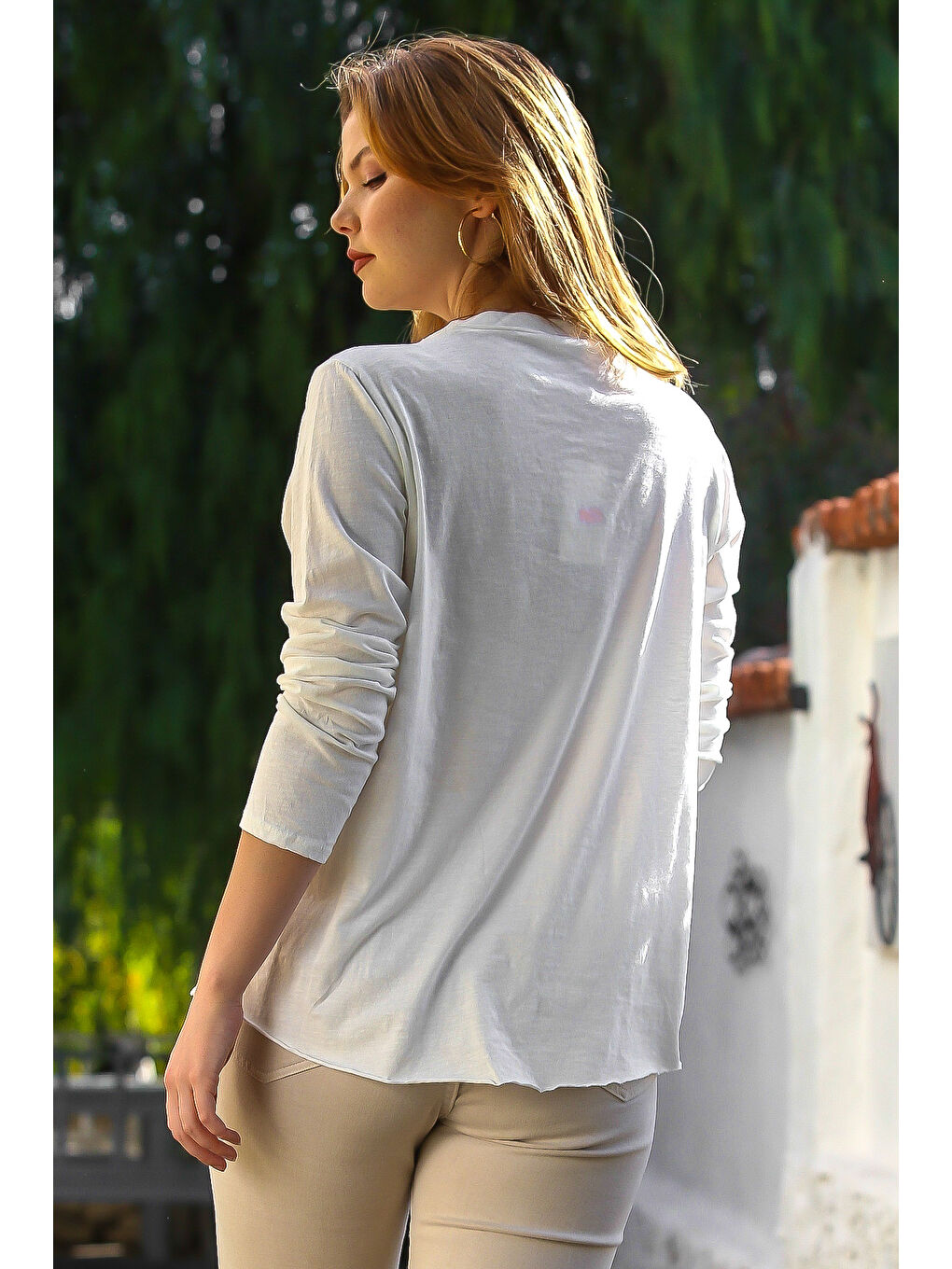 İtalyan Ekru V Yaka Uzun Kol Taşlı Dokuma Garnili Varak Baskılı Casual Penye Örme Bluz 70 60-1