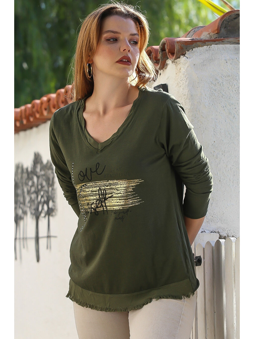 İtalyan Haki V Yaka Uzun Kol Taşlı Dokuma Garnili Varak Baskılı Casual Penye Örme Bluz 70 60-3