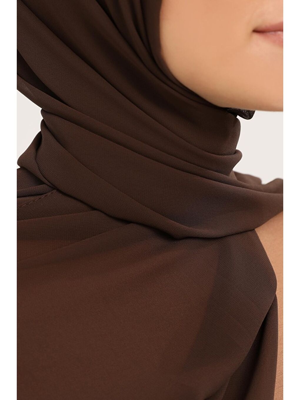 Kahverengi Hazır Pratik Lüks Geçmeli Lastikli Boneli Şifon Şal-4