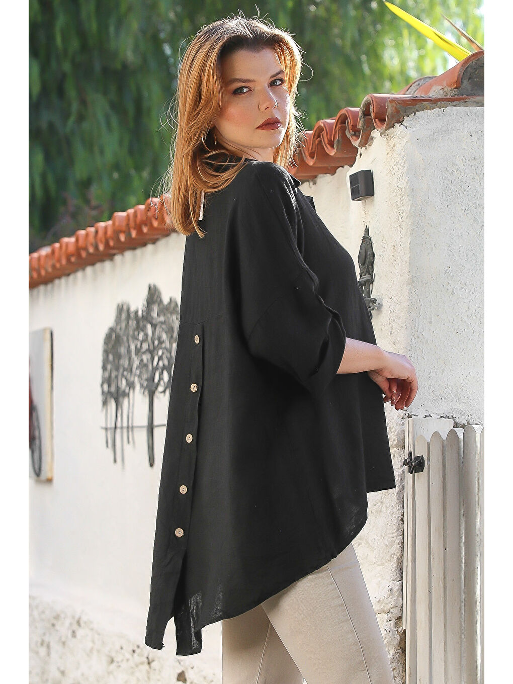 İtalyan Siyah Gömlek Yaka Düğmeli Uzun Kollu Cepli Keten Arkası Uzun Oversize Dokuma Bluz 75 70-1