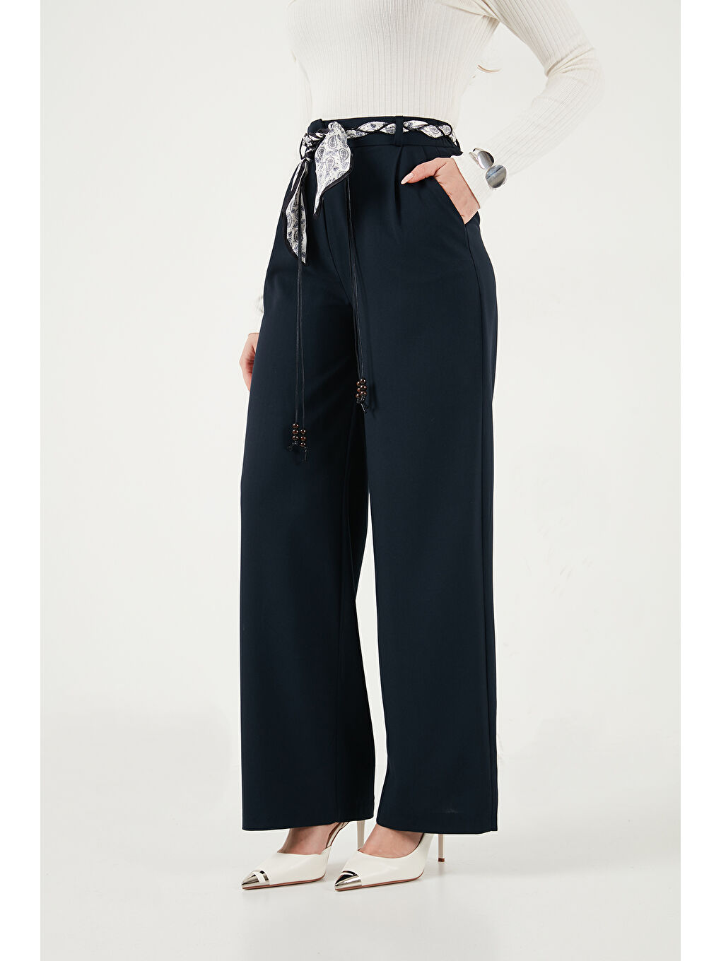 Lacivert Regular Fit Yüksek Bel Düz Paça Fular Kemerli Kadın Pantolon 6923860-1