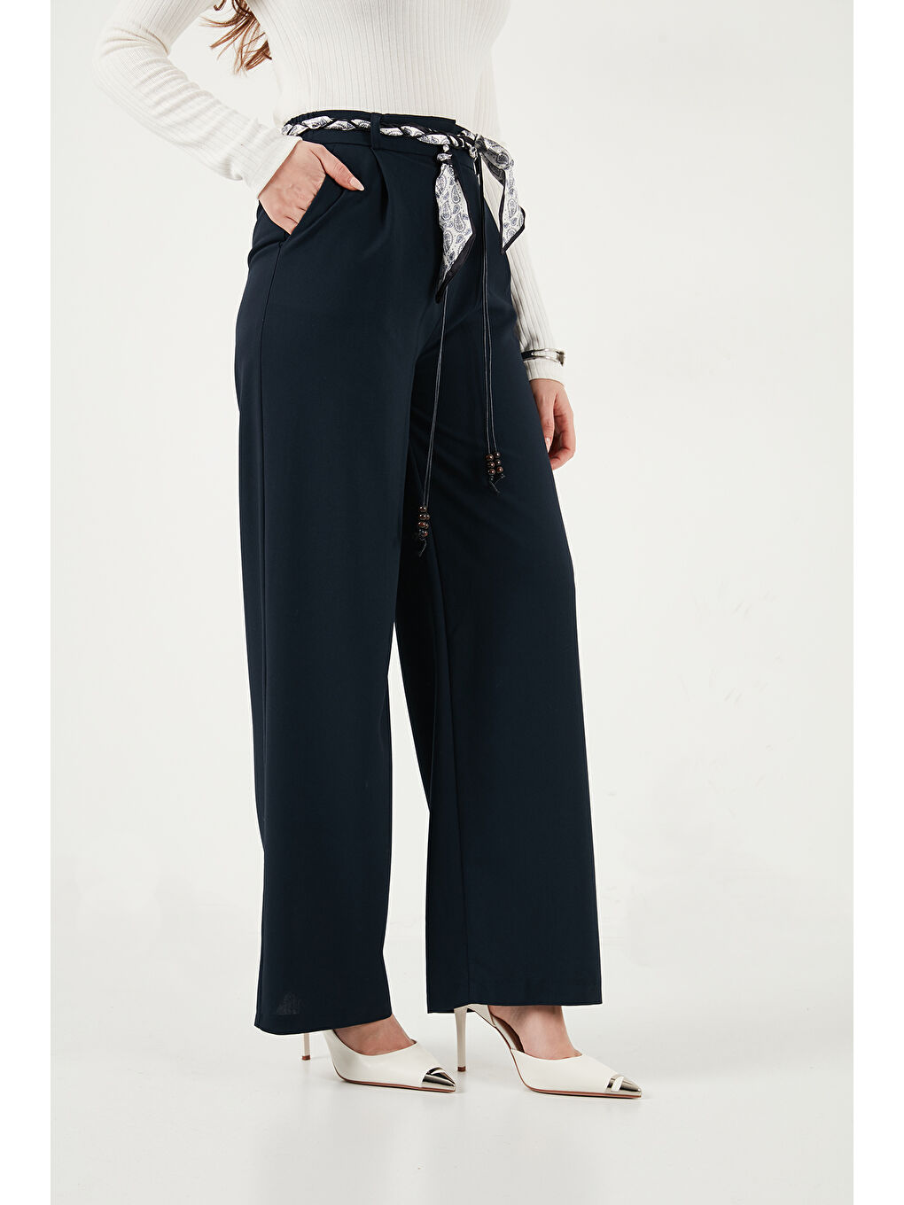 Lacivert Regular Fit Yüksek Bel Düz Paça Fular Kemerli Kadın Pantolon 6923860-4