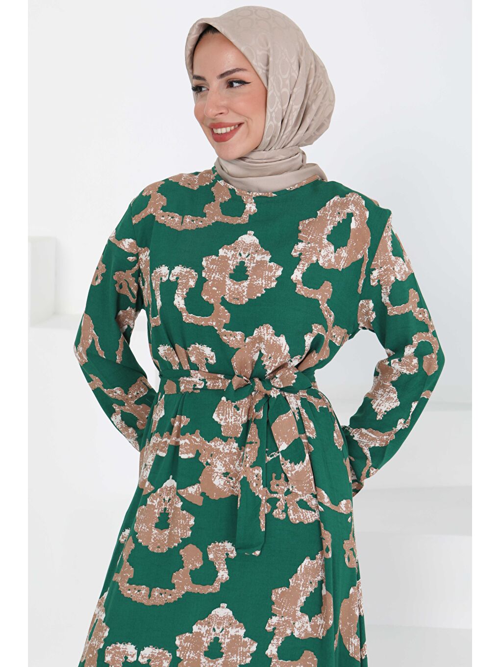 Yeşil Desenli Kuşaklı Elbise Zümrüt - 27429-1