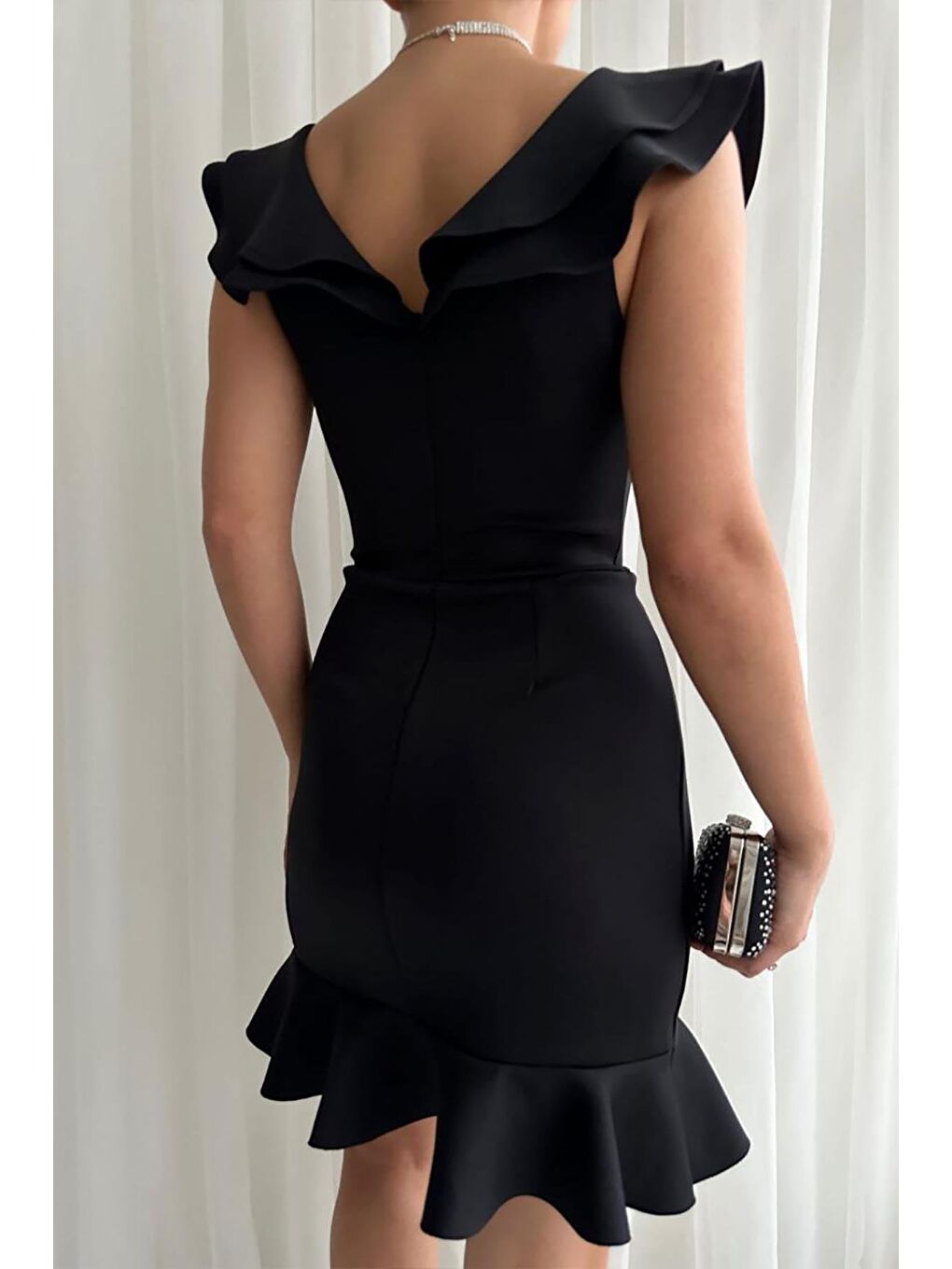 Siyah Çift Volanlı Lady Yaka Scuba Kumaş Elbise-4