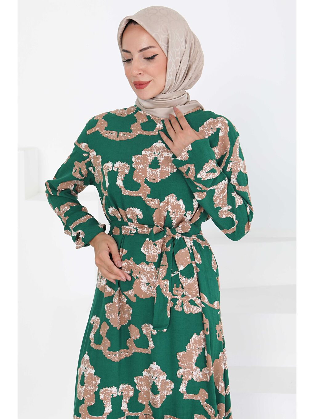 Yeşil Desenli Kuşaklı Elbise Zümrüt - 27429-3