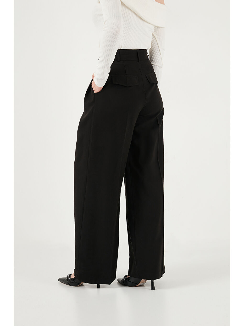 Siyah Wide Leg Yüksek Bel Geniş Paça Pileli Kadın Pantolon 6923871-6