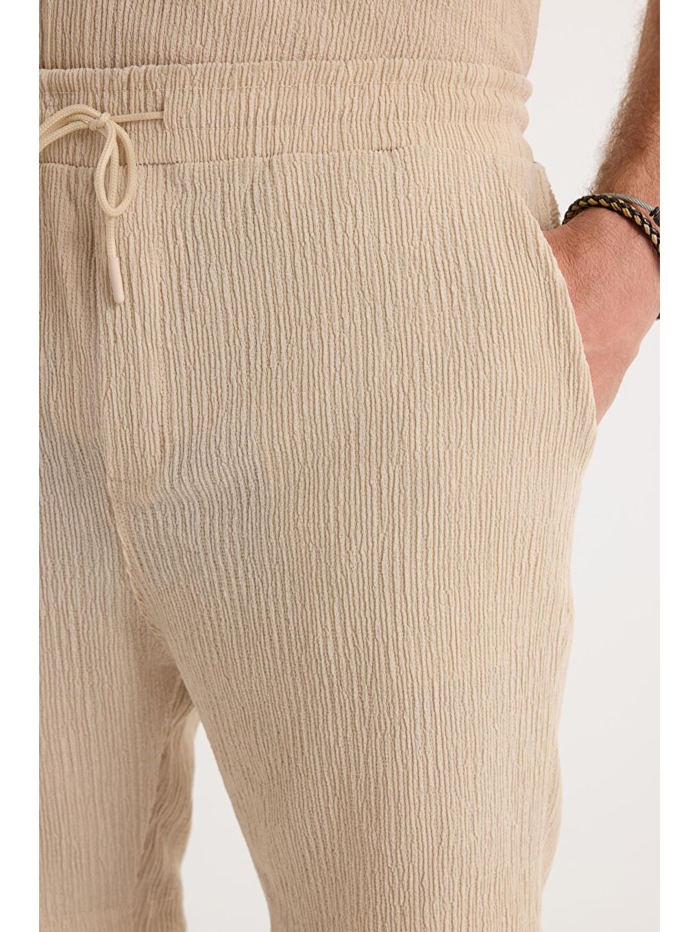 Erkek Slim Fit Dar Kesim Apaş Yaka Beli Bağcıklı Bej Gömlek Şort Takım-2