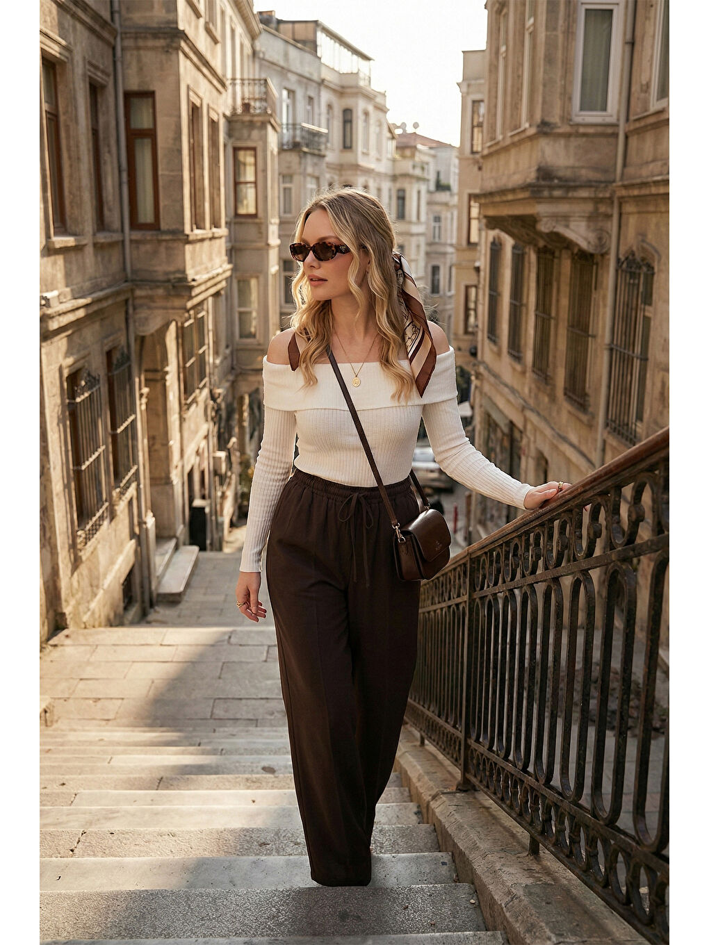 Kahverengi Relaxed Fit Yüksek Bel Bol Paça Bağlamalı Kadın Pantolon 6923874