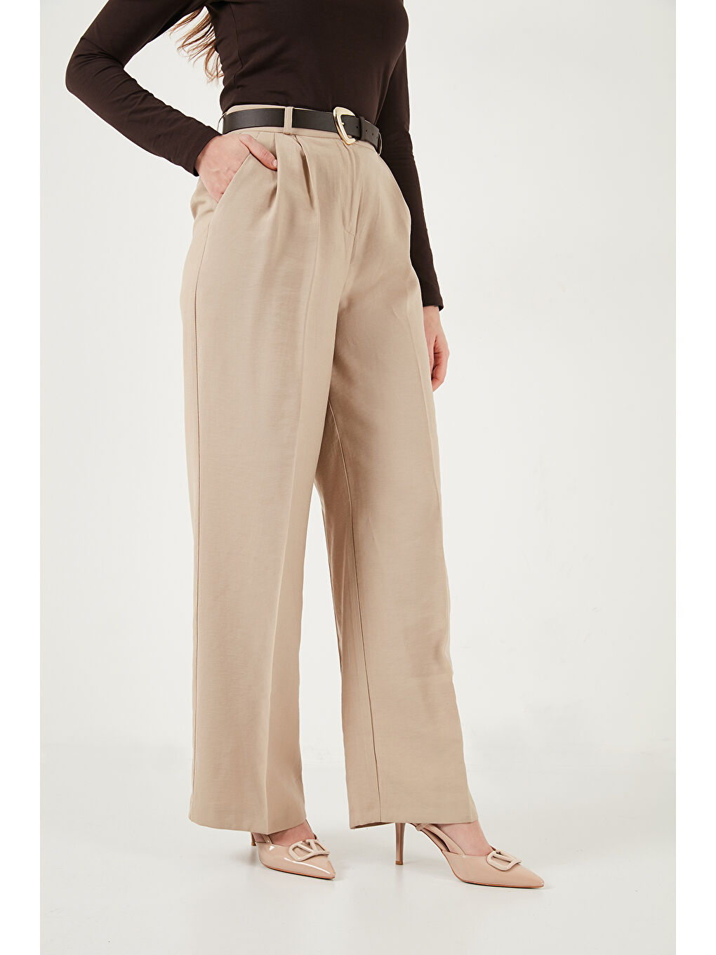 Bej Regular Fit Normal Bel Düz Paça Kadın Pantolon 6923875-4