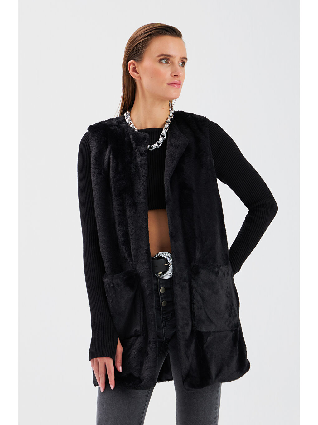 Cep Detaylı Pelüş Yelek   Siyah