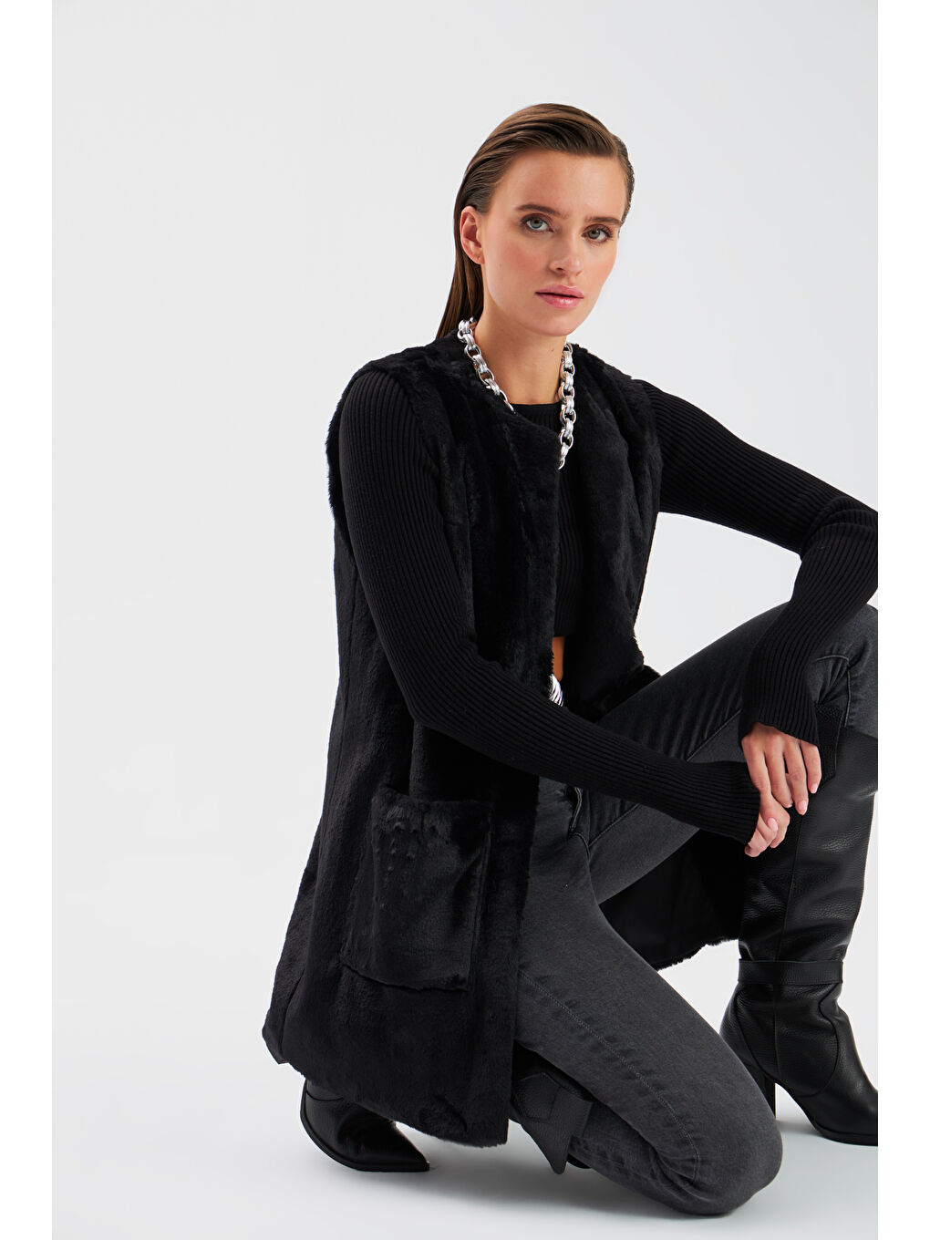 Cep Detaylı Pelüş Yelek   Siyah-2