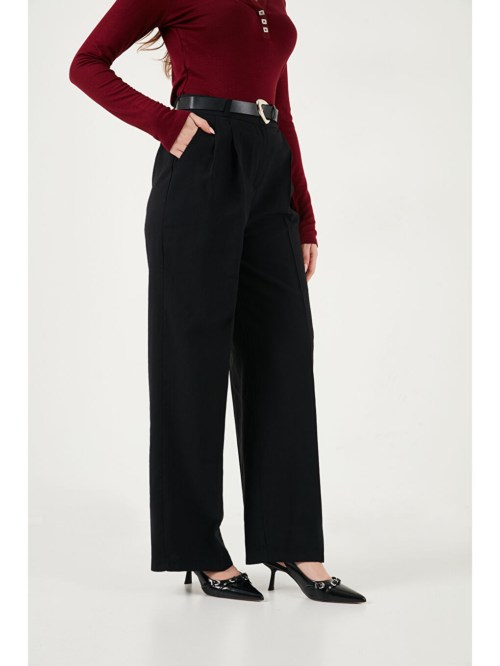 Siyah Regular Fit Normal Bel Düz Paça Kadın Pantolon 6923875-4