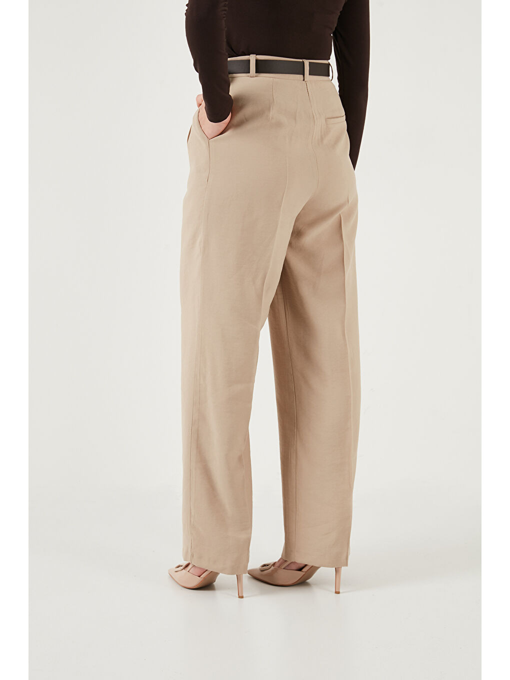 Bej Regular Fit Normal Bel Düz Paça Kadın Pantolon 6923875-6
