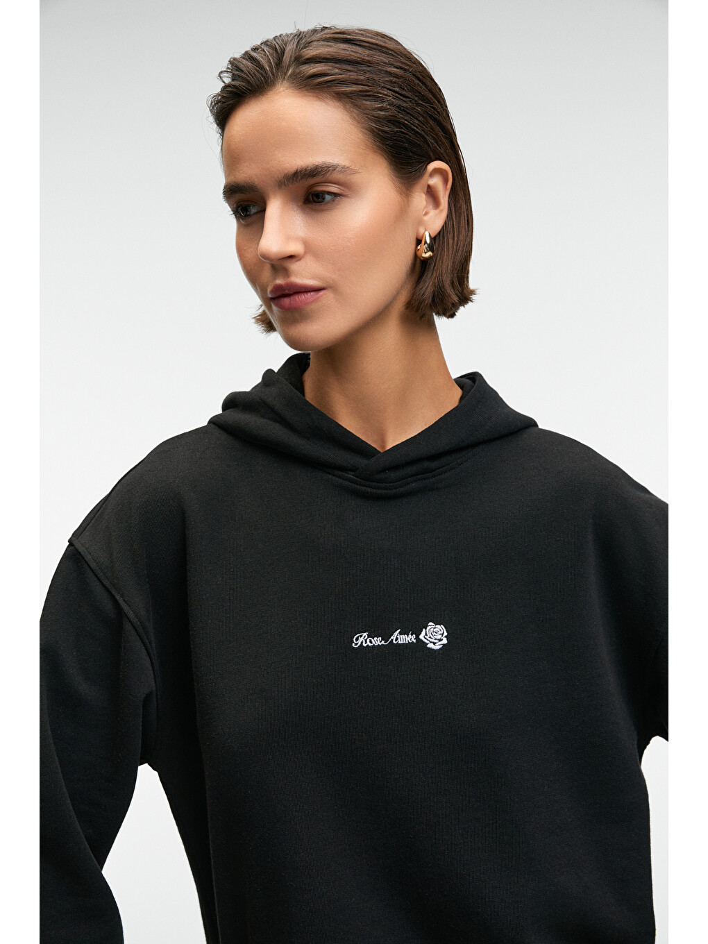 Camellıa Kadın Önü Nakışlı Etek Ucu Yırtmaçlı Kapüşonlu Comfort Fit Siyah Sweatshirt-2