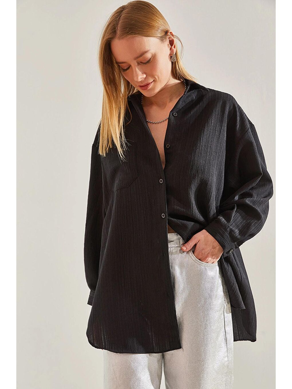 Siyah Kadın Bella Kumaş Tek Cepli Oversize Gömlek