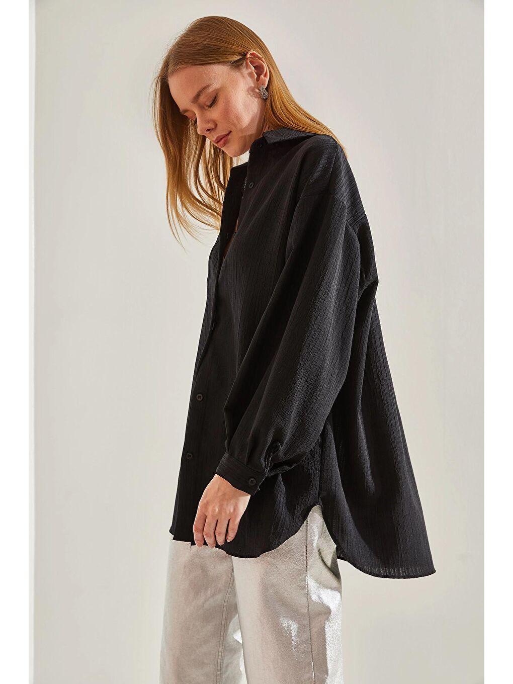 Siyah Kadın Bella Kumaş Tek Cepli Oversize Gömlek-2