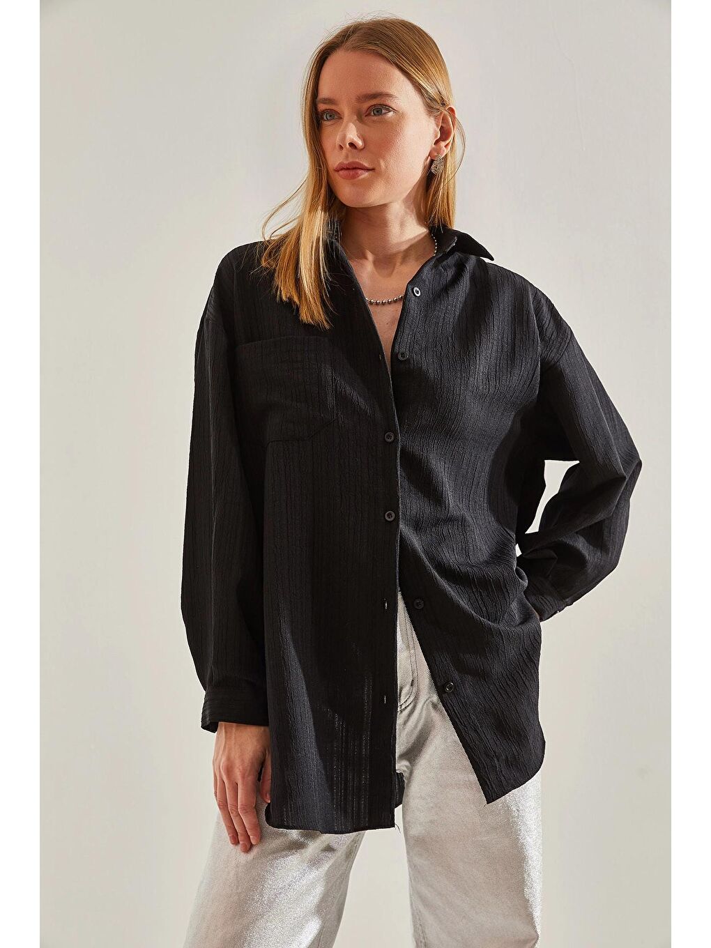 Siyah Kadın Bella Kumaş Tek Cepli Oversize Gömlek-3