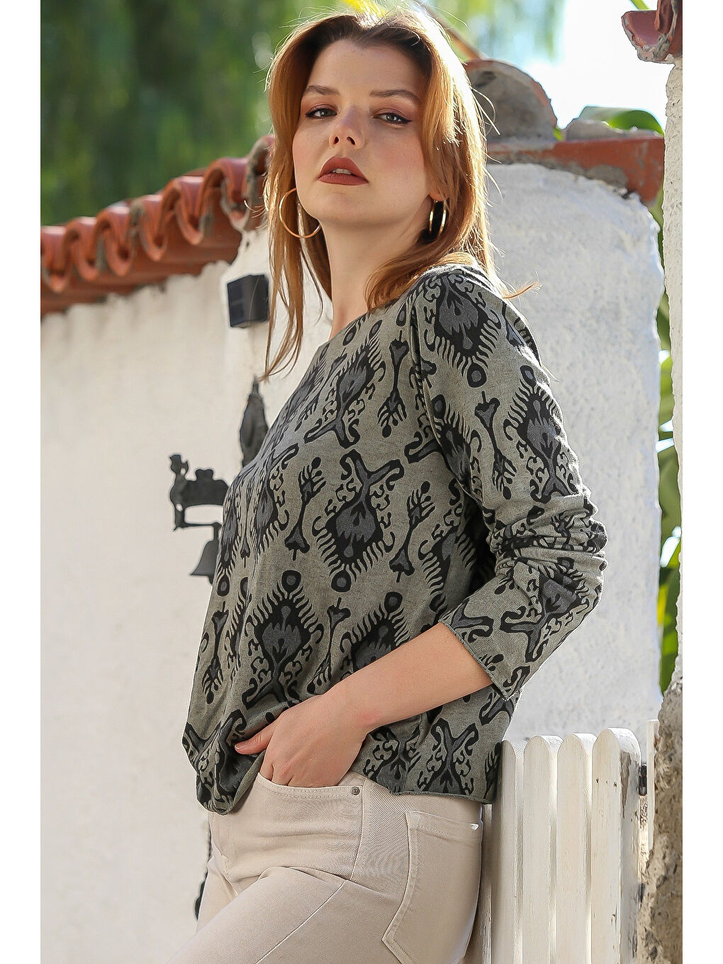 İtalyan Haki Kayık Yaka Uzun Kol Etnik Desenli Allover Baskılı Casual Örme Bluz 65 60-4