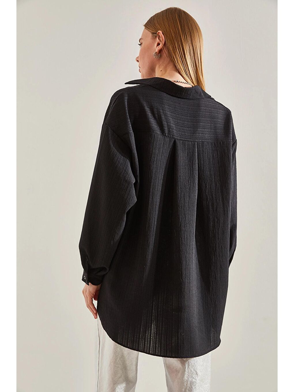 Siyah Kadın Bella Kumaş Tek Cepli Oversize Gömlek-4