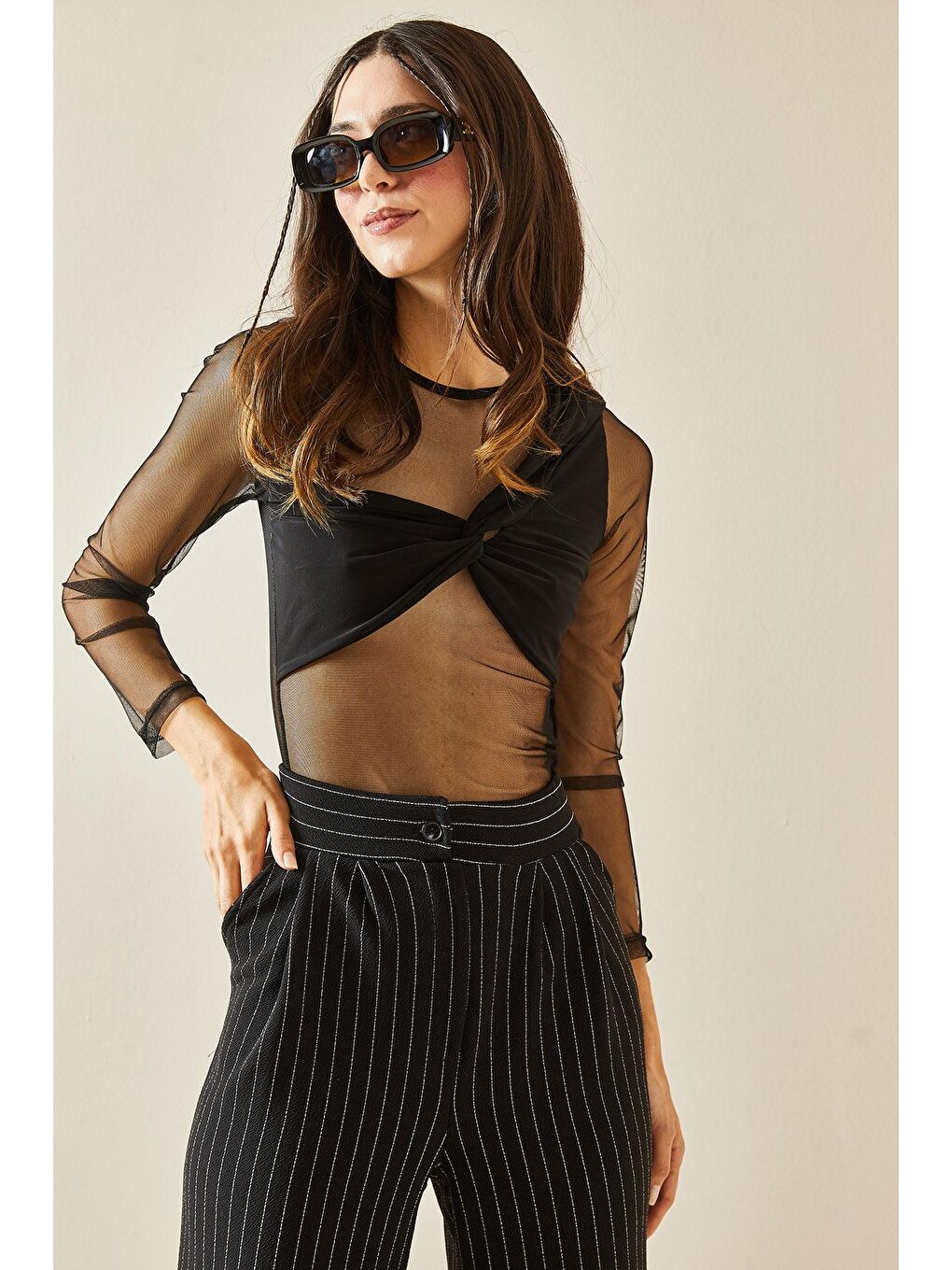 Siyah Bisiklet Yaka Düğümlü Transparan Bluz 5YXK2-48368-02-3